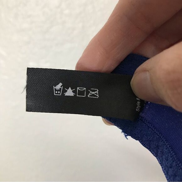 International Intimates royal blue polkadot underwire teddie top M - Picture 7 of 7